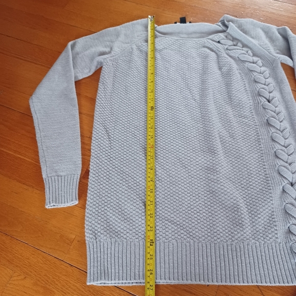Le Chateau Cable Knit Sweater Side Braid Detail Warm Super Soft - Picture 11 of 12